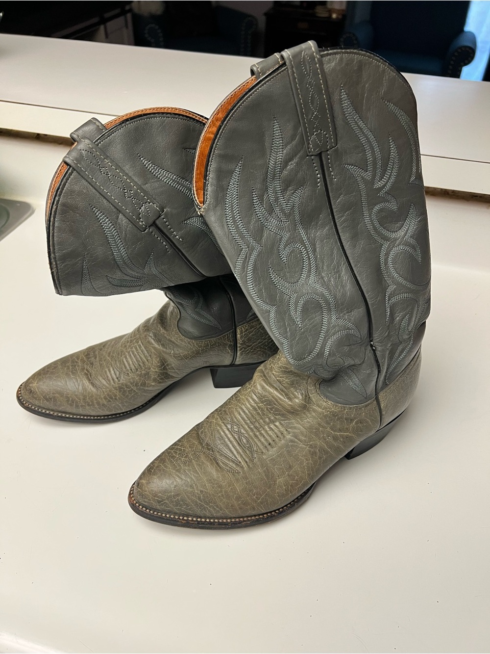 Men's Classic Western Cowboy Boots in Olive-Grey J. Chisholm 100% leather.